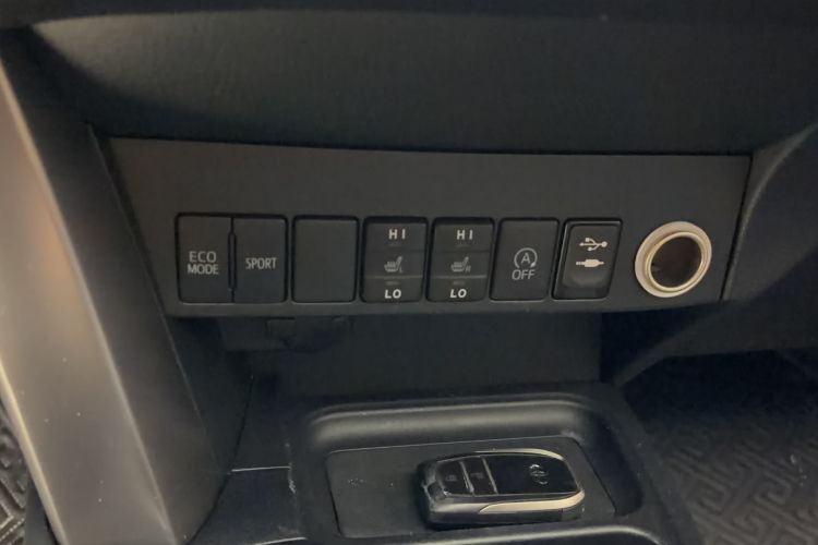 Used Toyota RAV4 2016 2.0L CVT Two-Wheel Drive Comfort Edition China V Standard