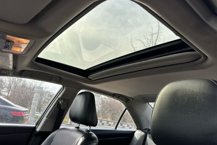 Used Toyota Camry 2016 2.0G 10th Anniversary Leading Edition
