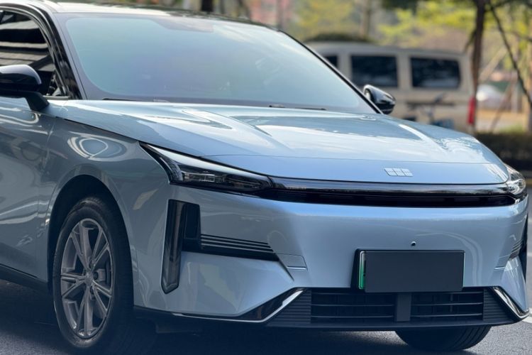 Used  L6 2025 EM-i 140km Long-Range Version