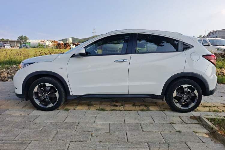 Used Honda Vezel 2017 1.8L CVT Front-Wheel Drive Pioneer Edition
