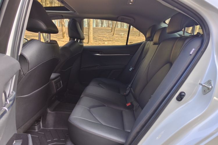 Used Toyota Camry 2021 2.0G Luxury Edition
