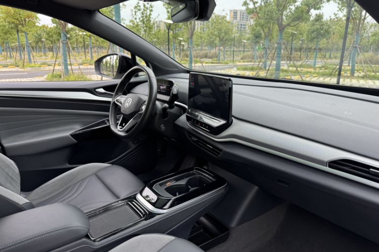 Used Volkswagen ID.4 CROZZ 2021 Long-Range PRO Two-Wheel Drive Version
