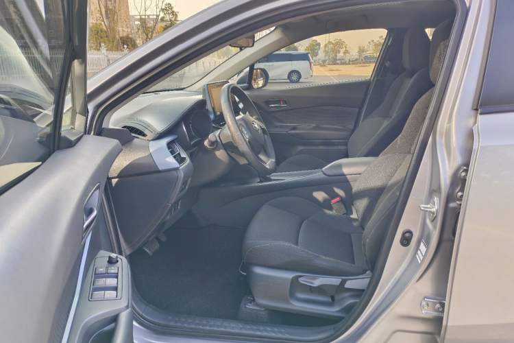 Used Toyota IZOA 2021 2.0L Enjoy Edition
