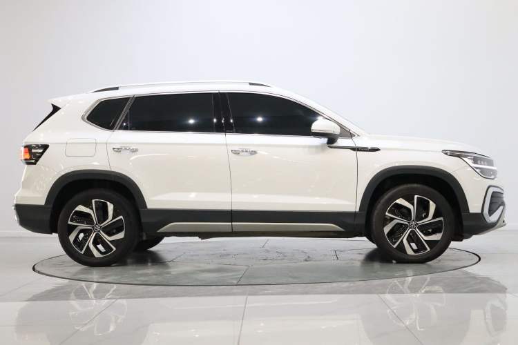 Used Volkswagen Tharu 2023 300TSI Two-Wheel-Drive Full Moon Edition
