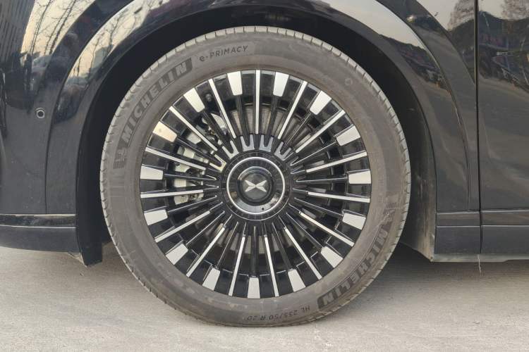 Used XPeng X9 2025 740 Ultra-Long Range Max
