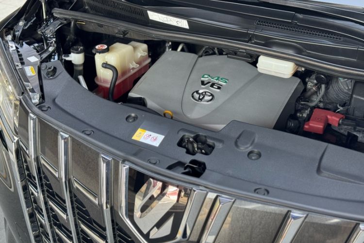 Used Toyota Alphard 2018 Revised Version 3.5L Premium Edition
