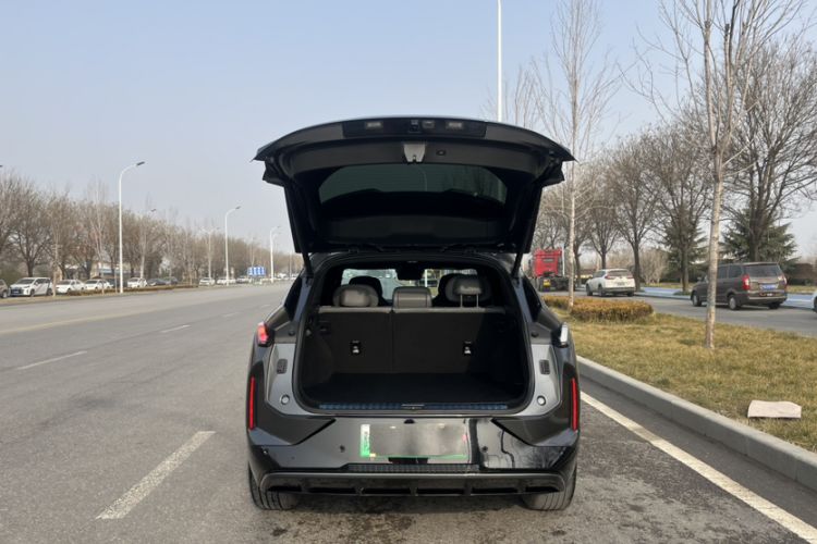 Used Lynk & Co 08 EM-P 2023 245km Ultra-Long Range Halo
