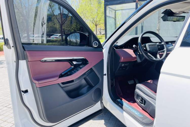 Used Land Rover Range Rover Evoque 2022 Aurora L 249 PS R-Dynamic Luxury Edition
