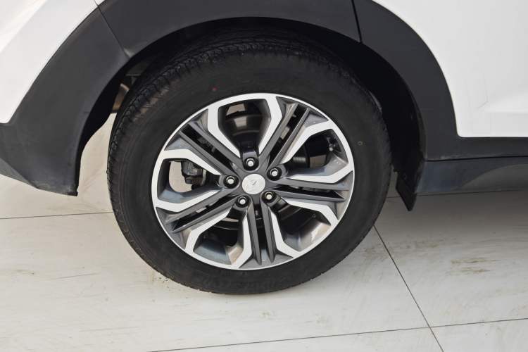 Used Hyundai Tucson 2015 1.6T Dual-Clutch Two-Wheel-Drive Leading Model
