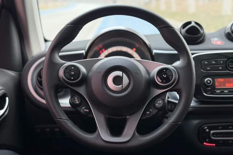 Used  fortwo 2015 1.0L 52 kW Hardtop Passion Edition
