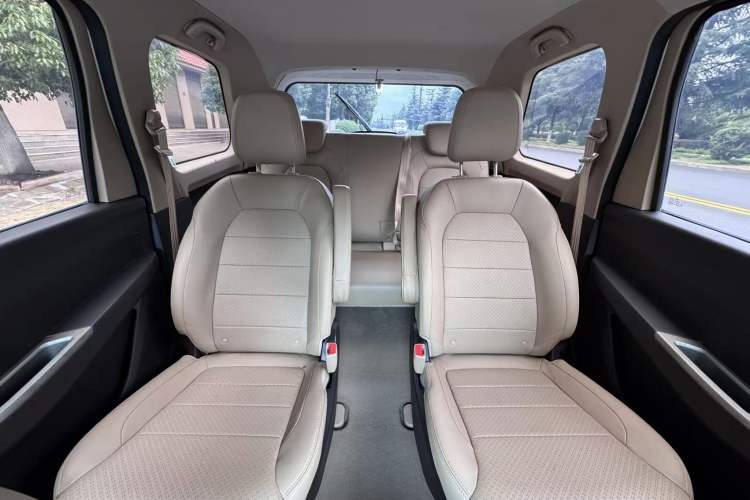 Used Wuling Hongguang 2018 1.5L S Comfort Model L2B
