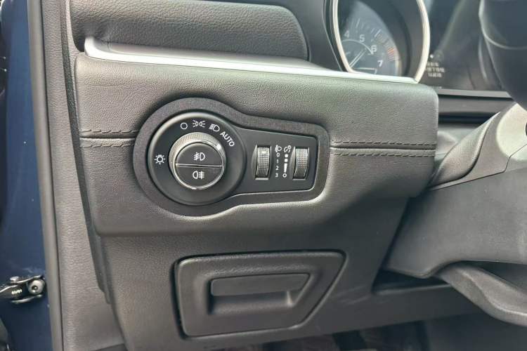 Used  Grand Commander 2022 2.0T Four-Wheel Drive Luxury Edition