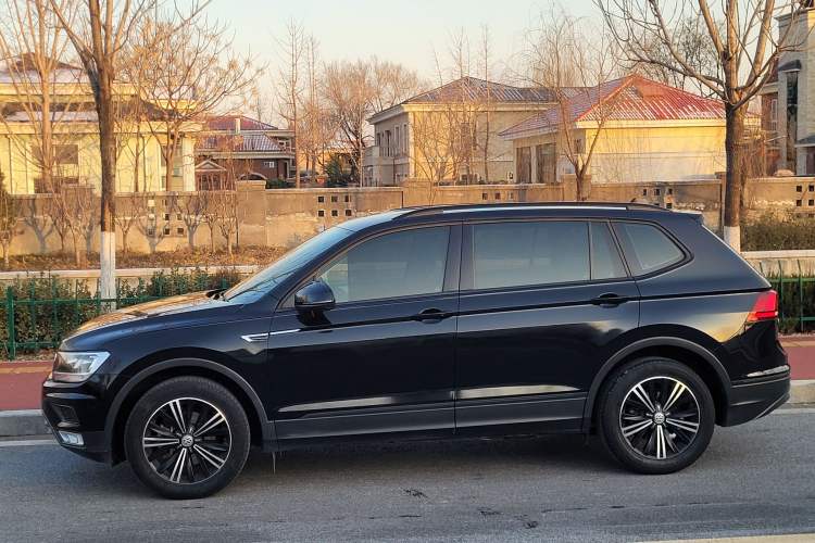 Used Volkswagen Tiguan L 2020 330TSI Automatic Two-Wheel Drive Luxury Edition China VI Standard