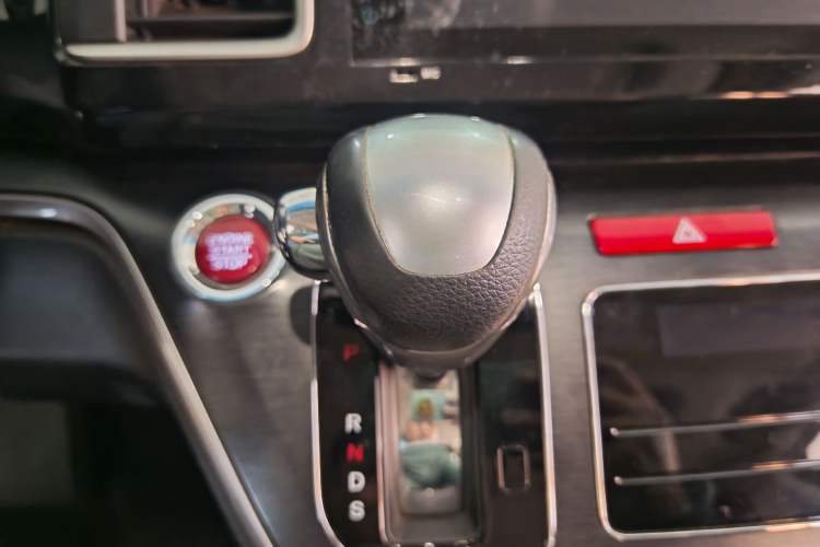 Used Honda Elysion 2016 2.4L Luxury Edition
