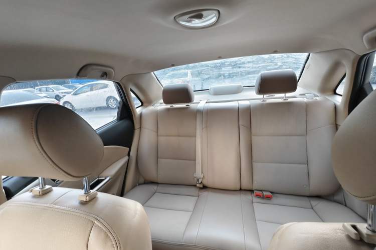 Used Buick Excelle 2013 1.5L Automatic Classic Model
