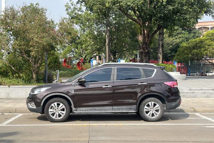 Used Dongfeng Aeolus AX7 2015 2.0L Automatic Zhiyue Version
