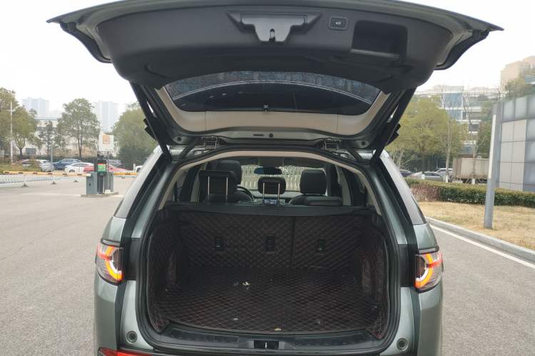 Used Land Rover Discovery Sport 2018 240 PS SE Version