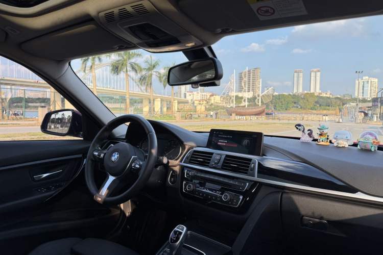 Used BMW 3 Series 2018 320Li Leading Model M Sport Package