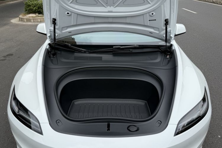 Used Tesla Model 3 2025 Rear-Wheel-Drive Version