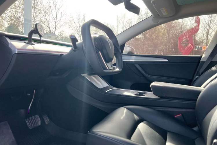 Used Tesla Model Y 2022 Rear-Wheel-Drive Version
