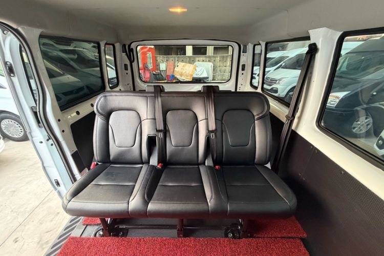 Used JMC Fushun 2025 2.0T 6MT Diesel Short-Wheelbase Low-Roof Commercial Multi-Purpose Passenger Vehicle with 5/6 Seats and Lift-Up Tailgate
