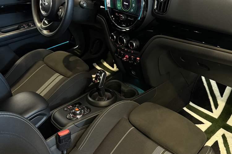 Used  JCM COUNTRYMAN 2021 2.0T JOHN COOPER WORKS
