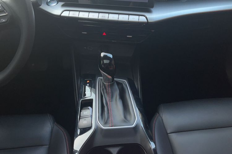 Used MG 5 2021 Revised Version 180 DVVT CVT Youth Luxury Edition
