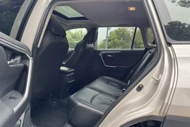 Used Toyota Wildlander 2021 2.0L CVT Two-Wheel Drive Luxury Edition
