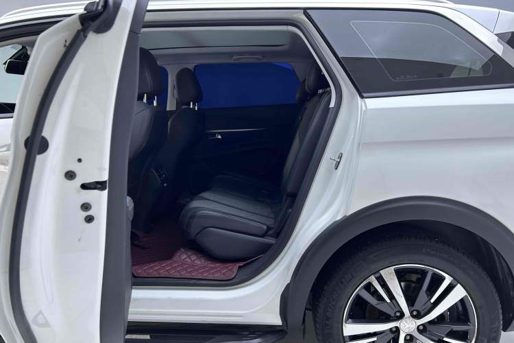 Used Peugeot 5008 2017 350THP 7-Seater Elite Edition
