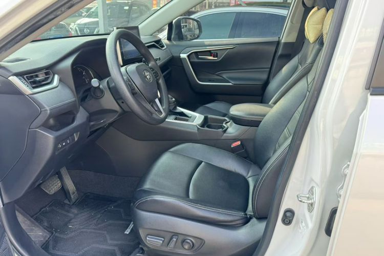 Used Toyota RAV4 2022 2.0L CVT Two-Wheel Drive Fashion Edition
