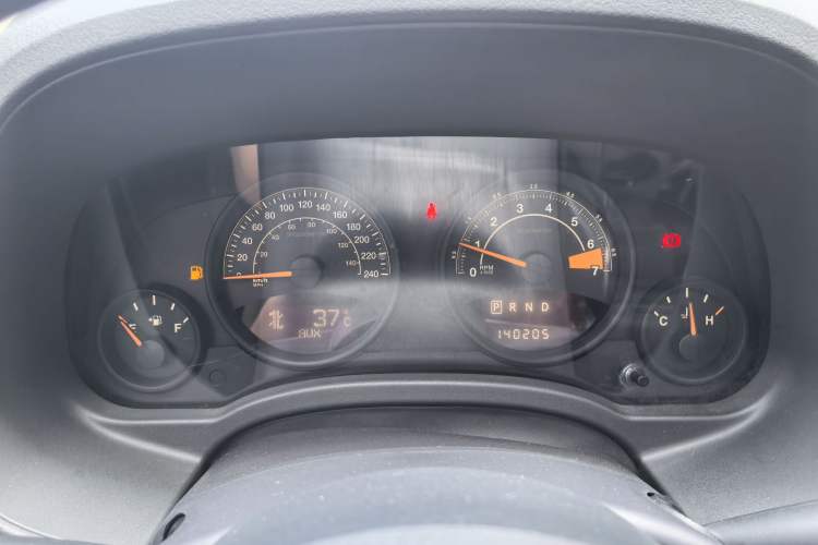 Used  Compass 2014 2.0L two-wheel drive sport version
