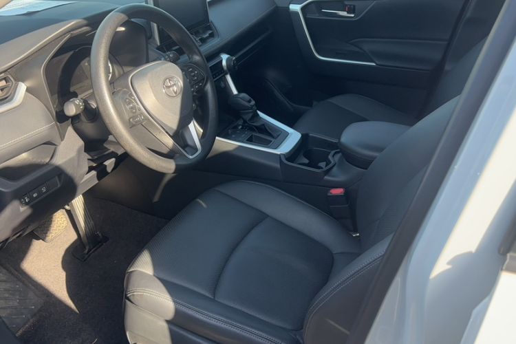 Used Toyota RAV4 2022 2.0L CVT Two-Wheel Drive Fashion Edition