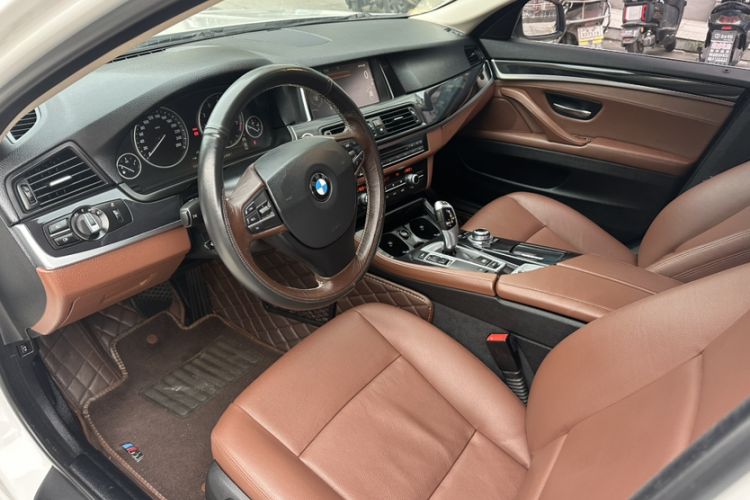 Used BMW 5 Series 2014 520Li Elegant Model
