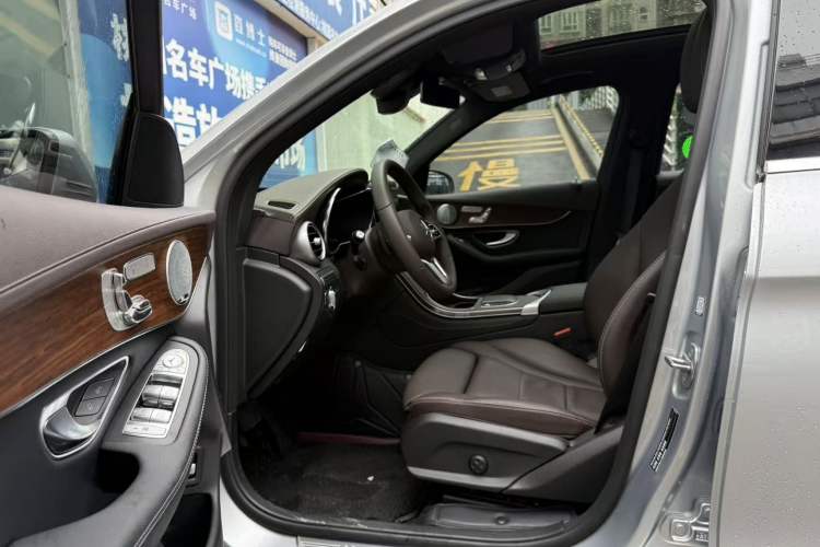 Used Mercedes-Benz GLC 2020 GLC 300 L 4MATIC Dynamic Edition
