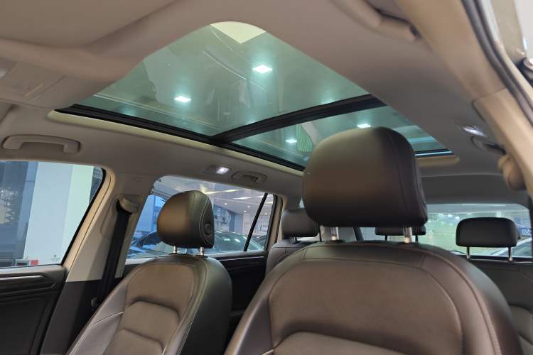 Used Volkswagen Tiguan L 2017 330TSI Automatic Two-Wheel Drive Flagship Edition
