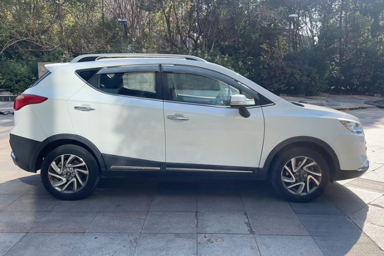 Used  Refine S3 2016 1.5L Manual Luxury Smart Version
