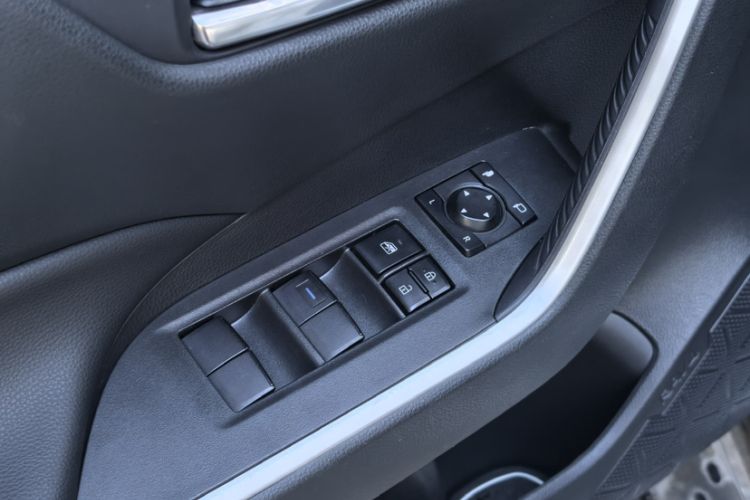 Used Toyota RAV4 Rongfang Plug-in Hybrid 2021 2.5L Two-Wheel Drive Elite Pro
