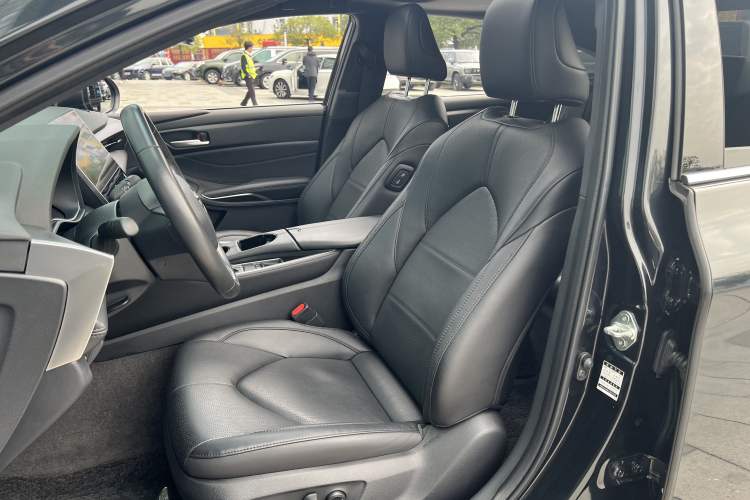 Used Toyota Avalon 2022 2.0L Luxury Edition