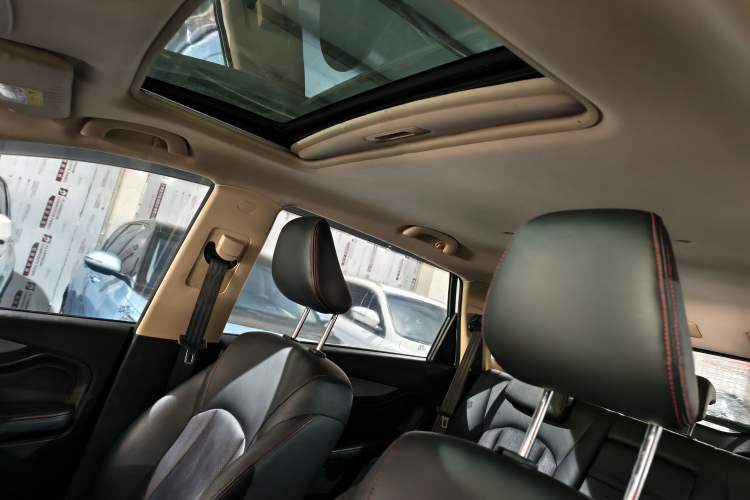 Used Baojun 560 2015 1.8L Manual Luxury Model