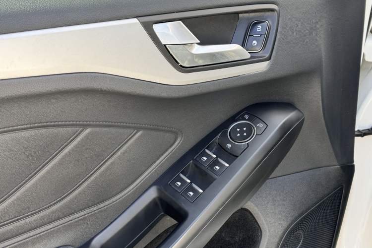 Used Ford Focus 2019 Hatchback 1.5L Manual FENGYUE Model China V Standard