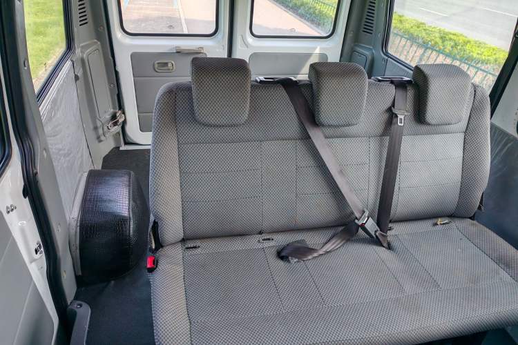 Used Iveco Daily 2017 2.5T A35 Passenger Van 5-7 Seats Model 47Z5
