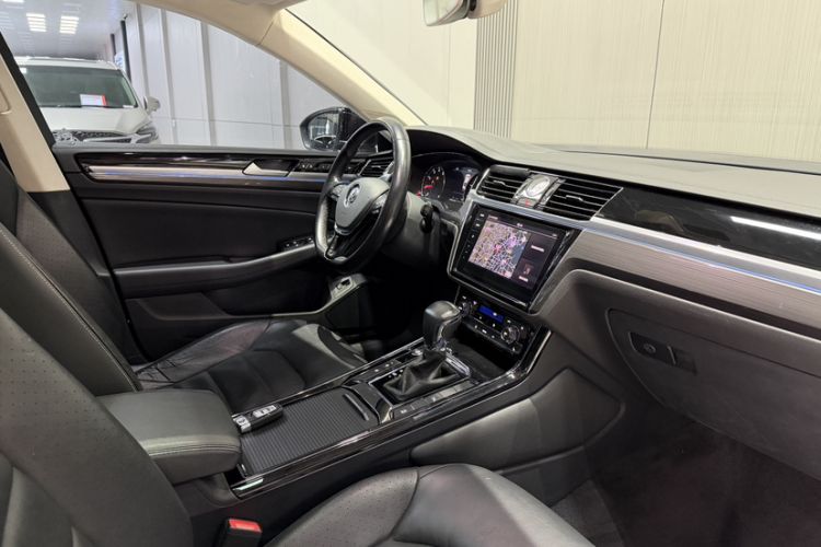 Used Volkswagen Phideon 2018 Revised Version 380TSI Two-Wheel Drive Business Edition
