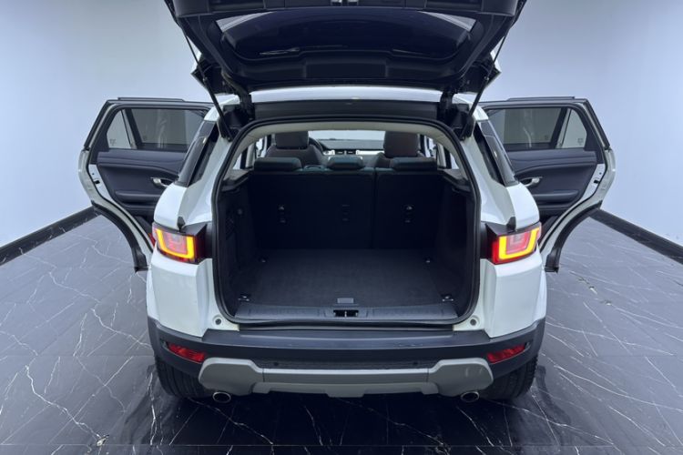 Used Land Rover Range Rover Evoque 2018 240PS PURE Style Edition