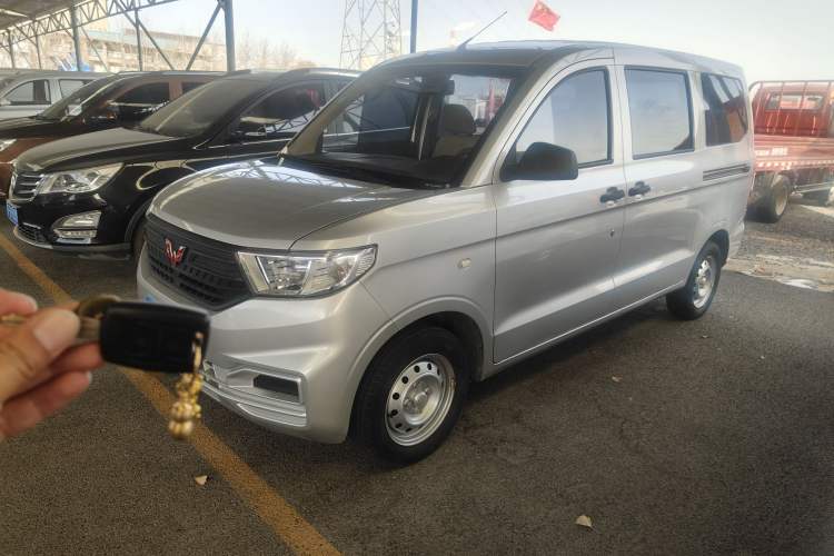Used Wuling Hongguang V 2022 1.5L Jingqu Version Hydraulic Power Steering LAR
