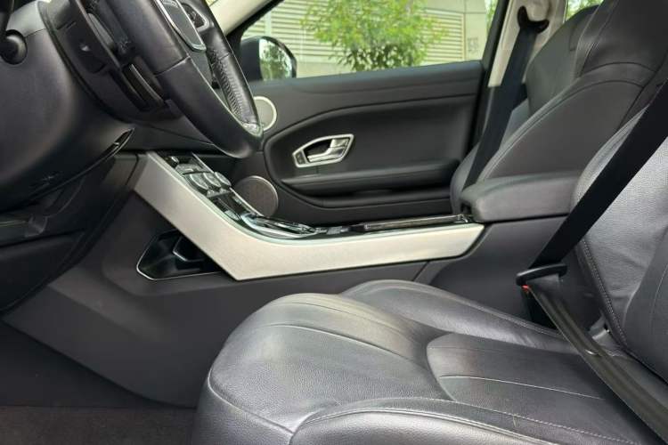 Used Land Rover Range Rover Evoque 2018 240 PS SE Smart Brilliance Edition
