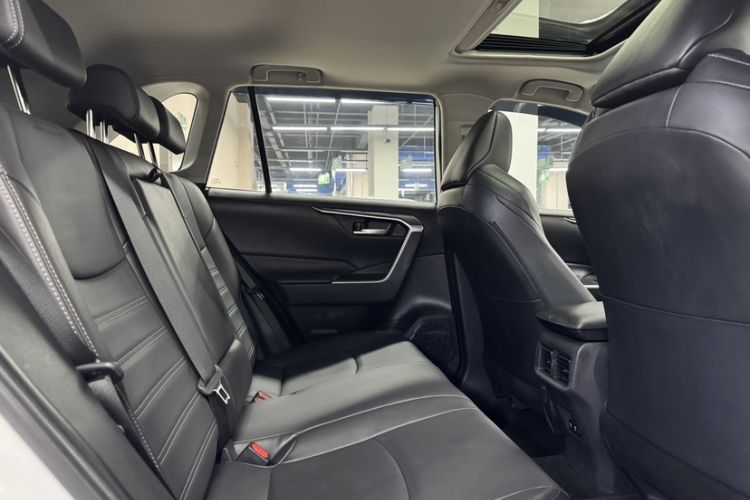 Used Toyota Wildlander 2020 2.0L CVT 4x4 Luxury Edition
