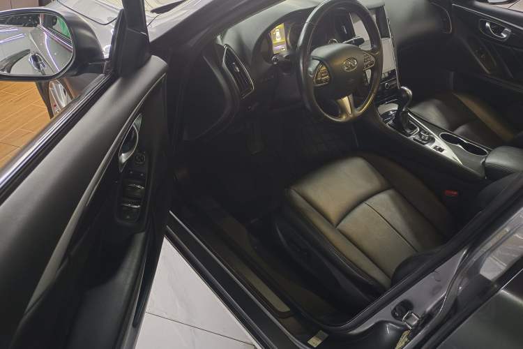 Used Infiniti Q50L 2016 2.0T Comfort Edition
