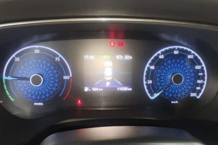 Used Hongqi E-QM5 2022 431 km Charge & Enjoy Edition