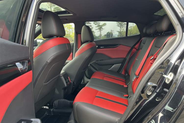 Used Dongfeng Aeolus Yixuan 2021 230T Automatic Dream-Chasing Rider Edition
