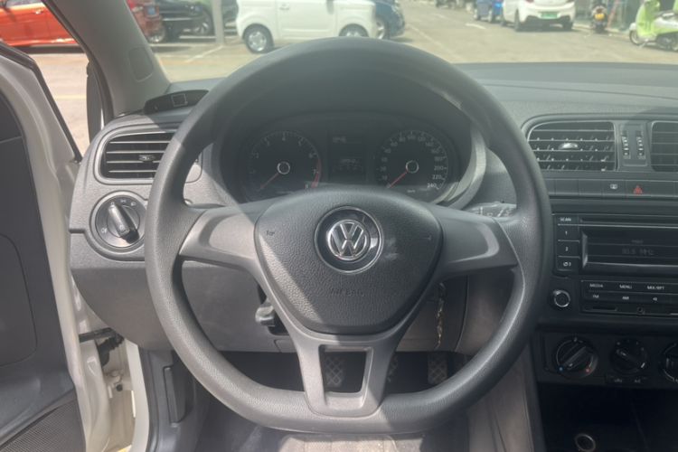 Used Volkswagen Polo 2014 1.4L Manual Fashion Edition
